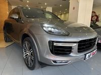 Usado Porsche Cayenne Turbo S 570 CV (419 kW) 2015 Gris metalizado SUV