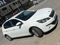 Usado Peugeot 308 Active 120 CV (88 kW) 2015 Gris / plata Berlina