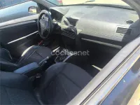 Usado Opel Astra Cosmo 100 CV (73 kW) 2005 Negro Berlina