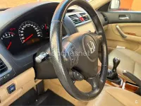 Usado Honda Accord Executive 190 CV (139 kW) 2006 Granate Berlina