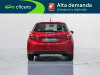 Usado Peugeot 208 Signature Sky 83 CV (61 kW) 2019 Rojo Utilitario