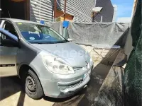 Usado Renault Clio II Dynamique 85 CV (62 kW) 2006 Gris / plata Berlina