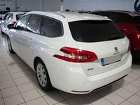 Usado Peugeot 308 SW Style 131 CV (96 kW) 2019 Blanco Familiar