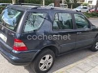 Usado Mercedes ML270 Edition 163 CV (119 kW) 2005 Azul SUV