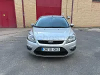 Usado Ford Focus Trend 115 CV (84 kW) 2009 Gris / plata Berlina