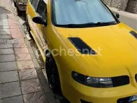 Usado Seat Leon CUPRA 210 CV (154 kW) 2004 Amarillo Utilitario