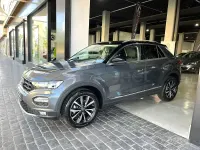 Usado VW T-Roc Advance 150 CV (110 kW) 2022 Gris / plata SUV