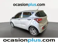 Usado Hyundai i10 67 CV (49 kW) 2017 Gris Utilitario