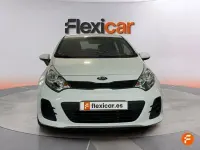 Usado Kia Rio 75 CV (55 kW) 2017 Blanco Berlina