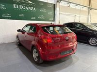 Usado Kia Ceed 90 CV (66 kW) 2010 Granate Utilitario