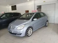 Usado Mercedes B200 140 CV (102 kW) 2006 Gris / plata Monovolumen