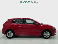 Usado Skoda Fabia Selection 116 CV (85 kW) 2024 Rojo Utilitario