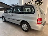 Usado Kia Carnival EX 144 CV (105 kW) 2005 Gris / plata Monovolumen