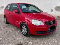 Usado VW Polo Advance 70 CV (51 kW) 2004 Rojo Utilitario