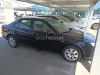 Usado Ford Mondeo Sport 130 CV (95 kW) 2004 Azul Berlina