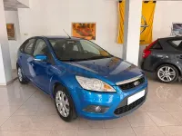 Usado Ford Focus Trend 101 CV (74 kW) 2011 Azul Berlina
