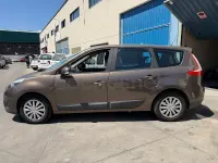 Usado Renault Grand Scénic Expression 110 CV (80 kW) 2010 Beige Monovolumen