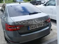 Usado Skoda Superb Active 150 CV (110 kW) 2018 Gris / plata Berlina