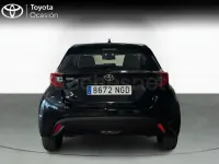 Usado Toyota Yaris Hybrid Active 116 CV (85 kW) 2025 Negro Berlina
