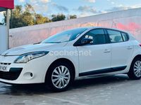 Usado Renault Mégane Dynamique 110 CV (80 kW) 2011 Blanco Berlina