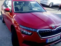 Usado Skoda Kamiq Active 95 CV (69 kW) 2022 Rojo SUV