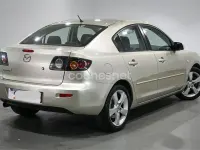 Usado Mazda 3 Sportive 150 CV (110 kW) 2006 Beige Berlina