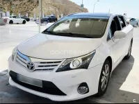 Usado Toyota Avensis Advance 124 CV (91 kW) 2012 Blanco Familiar