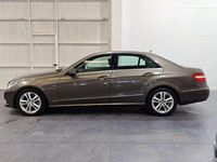 Usado Mercedes E220 Elegance 170 CV (125 kW) 2011 Marrón Berlina