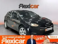 Usado Kia Ceed 136 CV (100 kW) 2023 Negro Utilitario