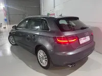 Usado Audi A3 Attraction 150 CV (110 kW) 2014 Gris / plata Berlina