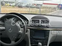 Usado Mercedes E320 Elegance 224 CV (164 kW) 2003 Azul Berlina