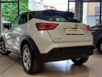 Usado Nissan Juke N-Connecta 114 CV (83 kW) 2020 Lunar white (metalizado) techo SUV