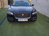 Usado Jaguar F-Pace Portfolio 163 CV (119 kW) 2018 Negro SUV