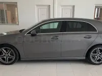 Usado Mercedes A200 163 CV (119 kW) 2018 Gris / plata Berlina