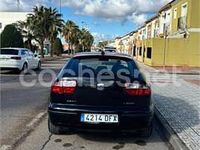 Usado Seat Leon Sport 105 CV (77 kW) 2005 Negro Utilitario