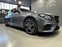 Usado Mercedes E300 306 CV (225 kW) 2019 Gris / plata Familiar