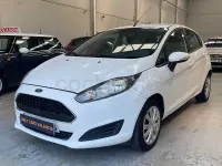 Usado Ford Fiesta Trend 75 CV (55 kW) 2017 Blanco Utilitario