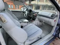 Usado Mercedes CLK230 Avantgarde 193 CV (141 kW) 1999 Violeta / lila Coupe