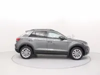 Usado VW T-Roc 150 CV (110 kW) 2025 Gris / plata SUV