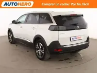 Usado Peugeot 5008 Allure 129 CV (94 kW) 2022 Blanco SUV