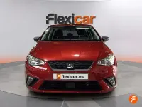 Usado Seat Ibiza Reference 90 CV (66 kW) 2019 Rojo Utilitario
