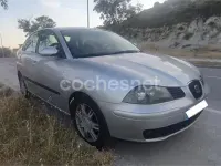 Usado Seat Cordoba 75 CV (55 kW) 2004 Gris / plata Berlina
