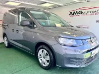 Usado VW Caddy 102 CV (75 kW) 2022 Gris / plata Monovolumen