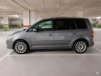 Usado VW Touran 140 CV (102 kW) 2010 Gris / plata Monovolumen