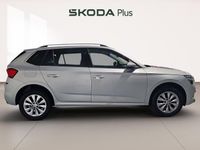 Usado Skoda Kamiq Ambition 110 CV (80 kW) 2021 Gris plata SUV