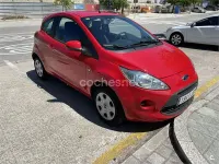 Usado Ford Ka Trend 69 CV (50 kW) 2016 Rojo Berlina