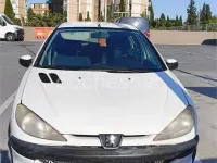 Usado Peugeot 206 70 CV (51 kW) 2004 Blanco Berlina