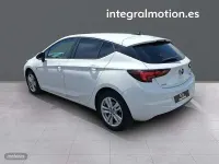 Usado Opel Astra Selective 104 CV (76 kW) 2017 Blanco Berlina