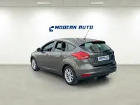 Usado Ford Focus Titanium 125 CV (91 kW) 2016 Gris / plata Berlina