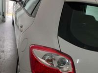 Usado Toyota Auris Hybrid 101 CV (74 kW) 2011 Blanco Utilitario